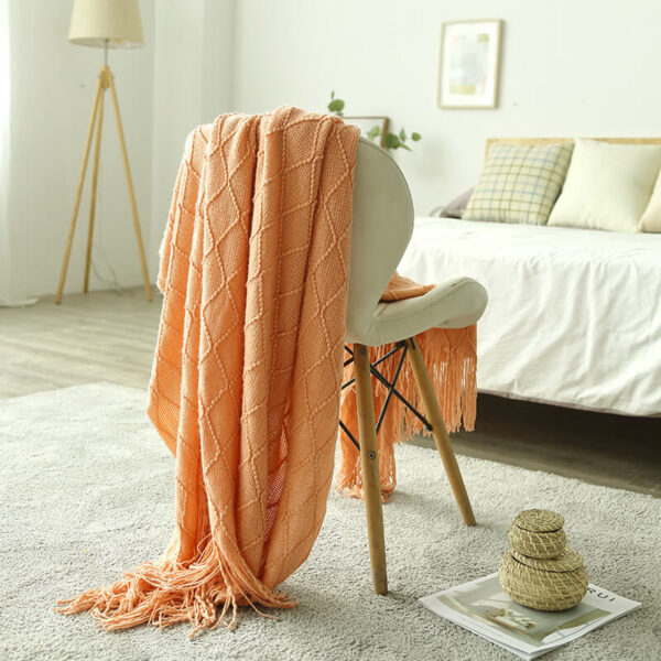 Gestrickte Sofa-Decke mit Quasten – Bild 7