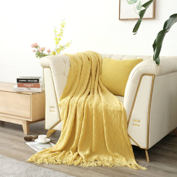 Gestrickte Sofa-Decke mit Quasten – Bild 4